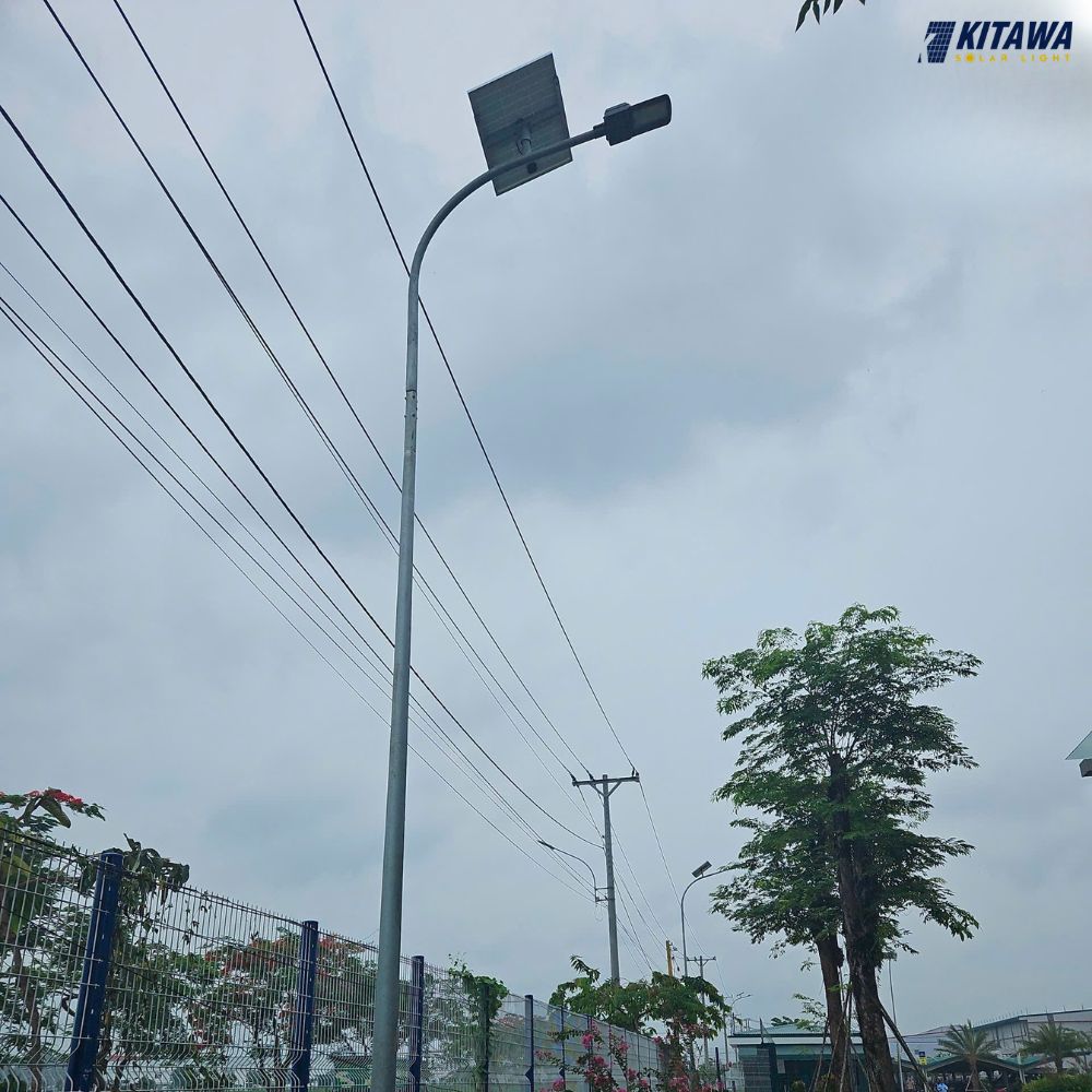 KITAWA lắp đặt đèn đường năng lượng mặt trời 1000W cho nhà máy Hòa Phát