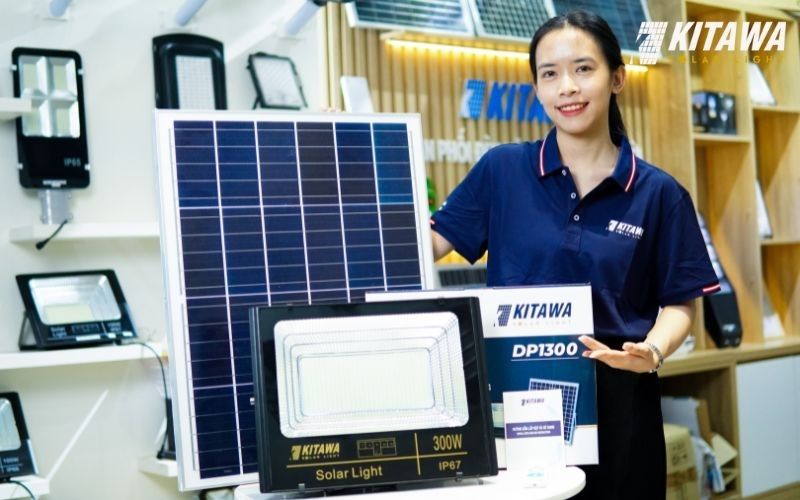 Đèn pha năng lượng mặt trời 300W siêu sáng