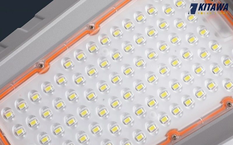 Đèn đường năng lượng mặt trời phi thuyền 600W