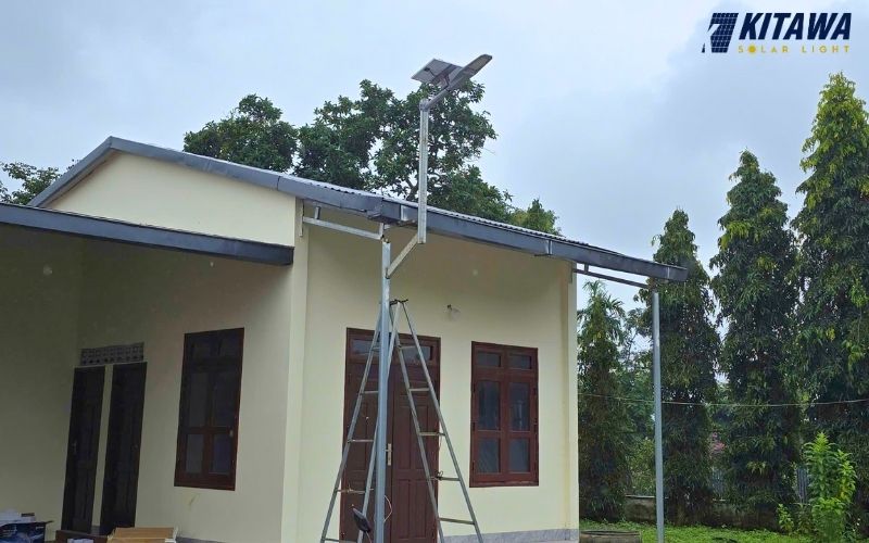 Ban khu phố rất hài lòng khi lắp đèn đường năng lượng mặt trời