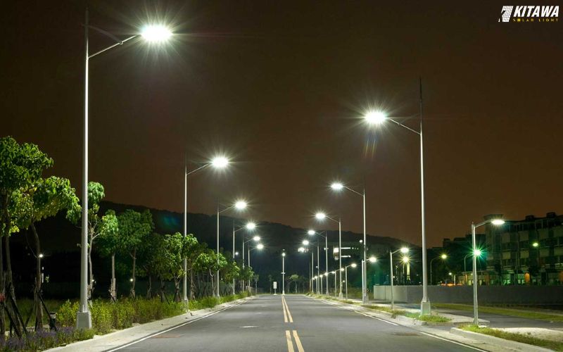 cách nhận biết đèn năng lượng mặt trời đang sạc
