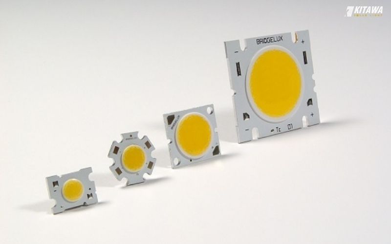 Chip LED là linh kiện bán dẫn trực tiếp tạo ra ánh sáng trong đèn