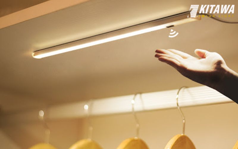 Đèn LED cảm biến