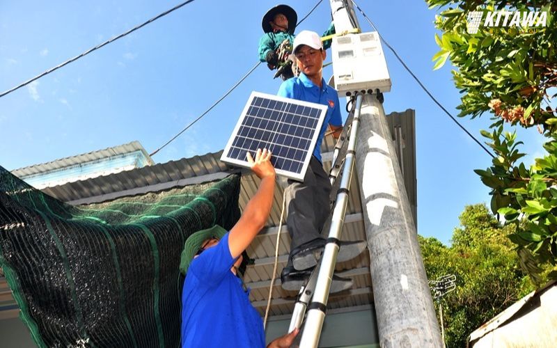 lắp đặt đèn năng lượng mặt trời