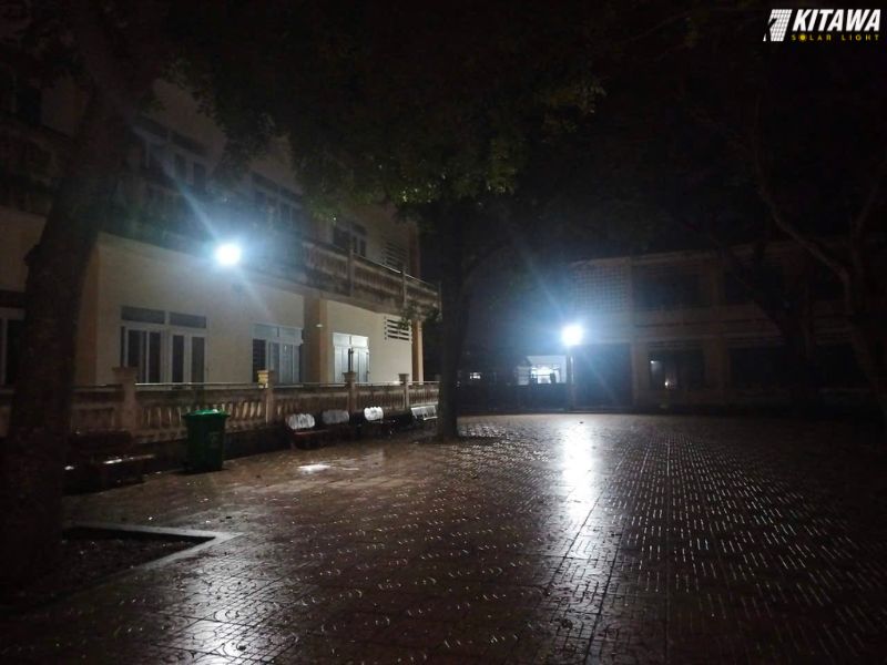 lắp đặt đèn năng lượng mặt trời cho trường học