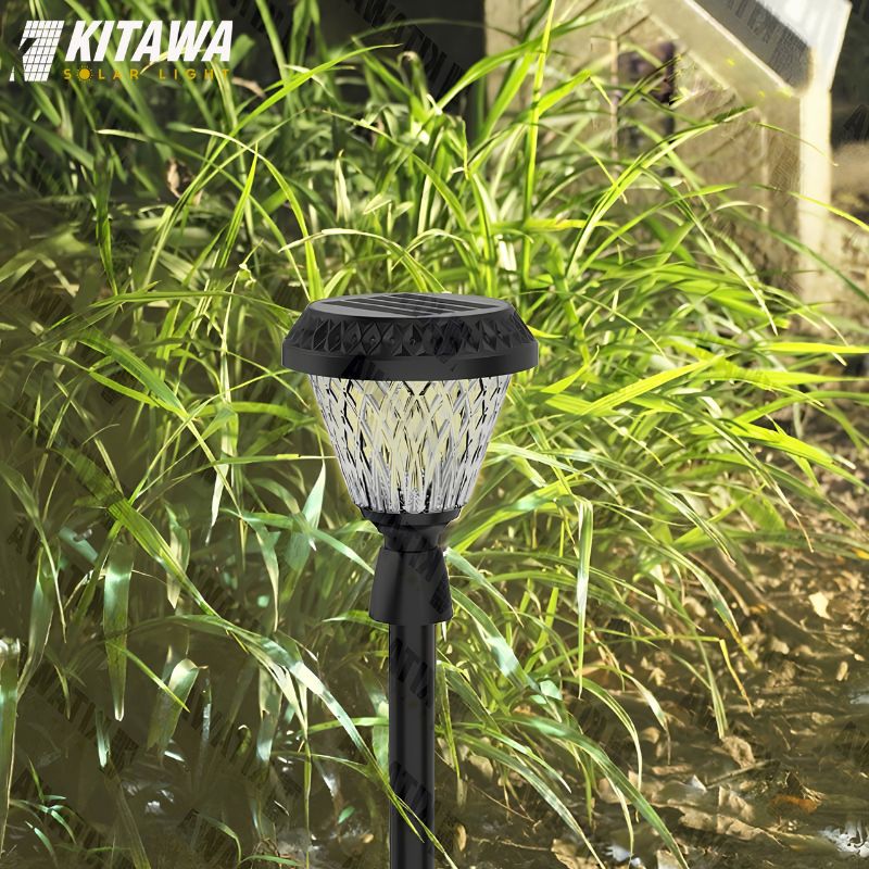 Đèn cắm đất năng lượng mặt trời KITAWA bố trí dọc theo bồn cây