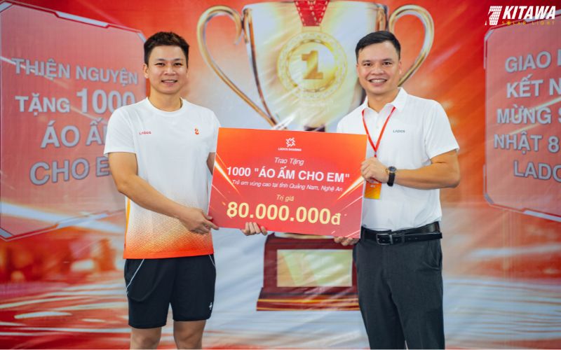 KITAWA chung tay quyên góp 1.000 chiếc áo ấm cho trẻ em miền Trung