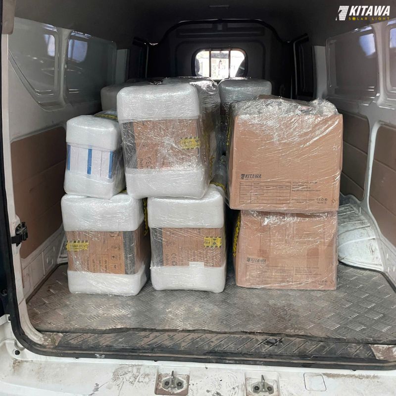 giao 500 đèn năng lượng mặt trời cho đại lý tại Khánh Hoà