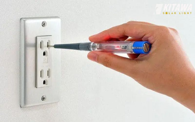 Cách kiểm tra bóng đèn LED bằng bút thử điện 
