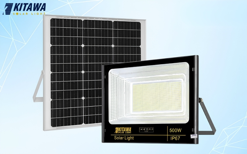 Cận cảnh mẫu đèn pha năng lượng mặt trời 500W được lắp đặt cho sân vườn