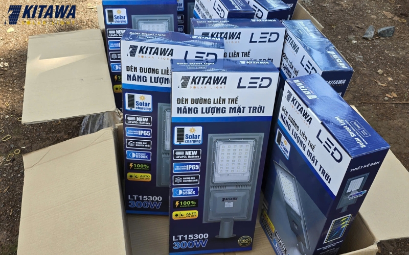 Mẫu đèn đường liền thể năng lượng mặt trời LT15300 chính hãng từ KITAWA