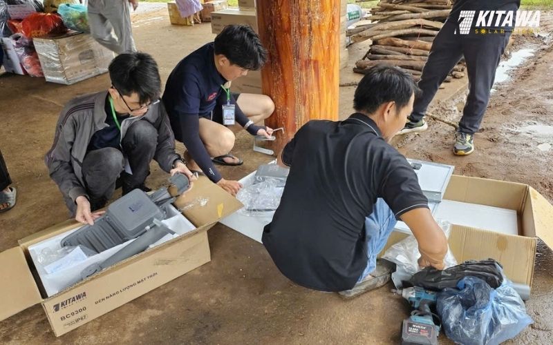 KITAWA tổ chức lắp đặt đèn năng lượng mặt trời cho vùng cao