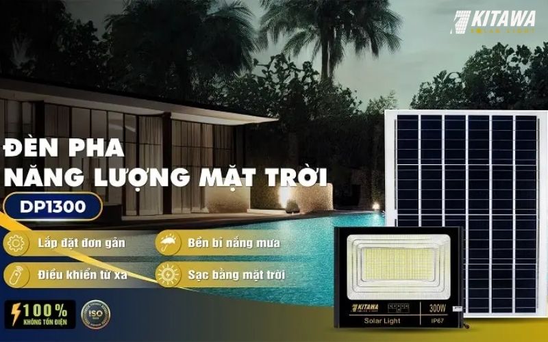 Mẫu đèn pha năng lượng mặt trời 300W lắp đặt cho anh Tú