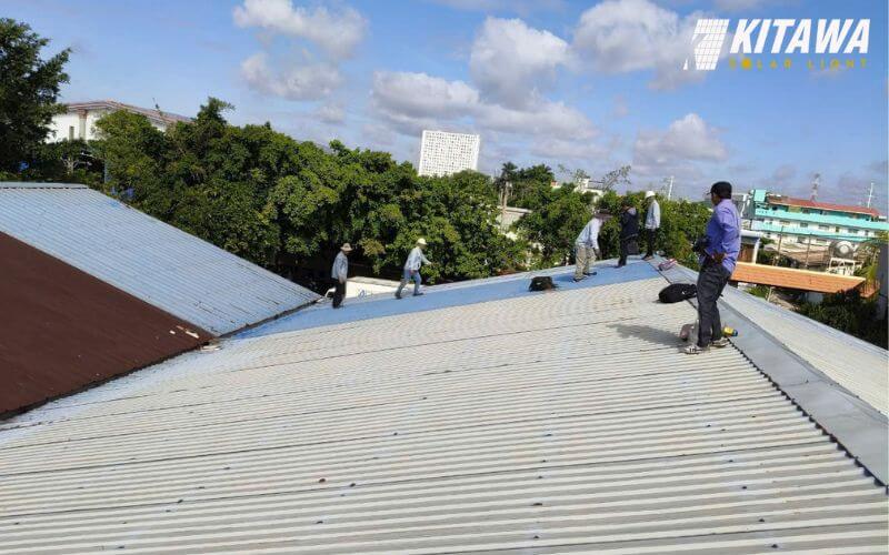 Tiến hành triển khai các bước lắp đăt hệ thống điện mặt trời áp mái 20kW