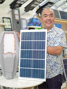 Nghệ sĩ Quốc Thuận