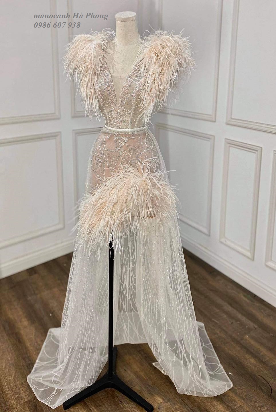 Manocanh nữ không tay, chóp bằng vải, chân gang đen