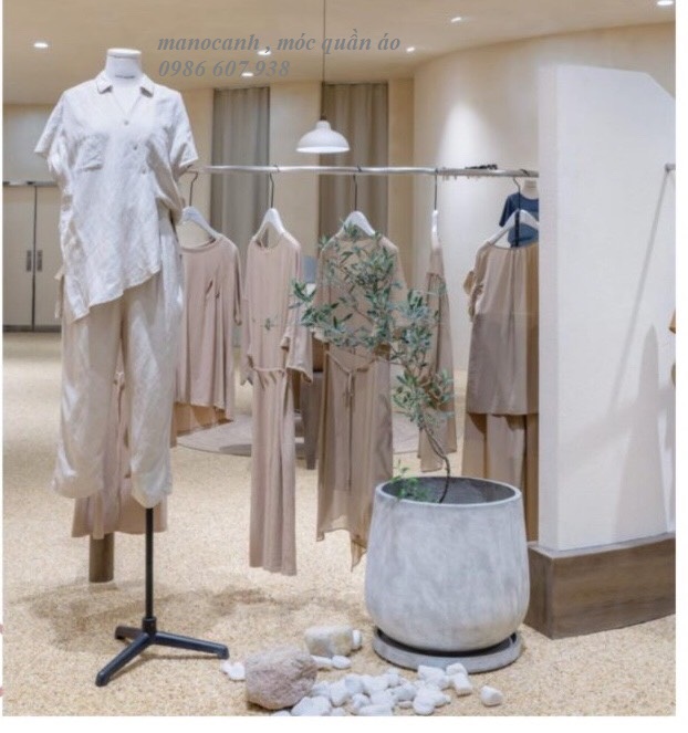 Manocanh nữ không tay, chóp bằng vải, chân gang đen