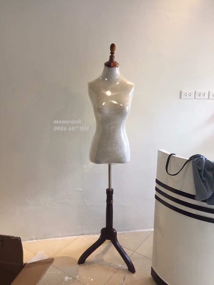 Manocanh nữ bọc vải cotton, chốt giữa, chân gỗ 3 chạc