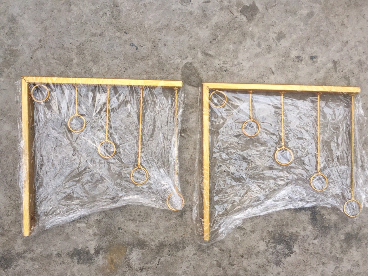 tay thả giọt lệ