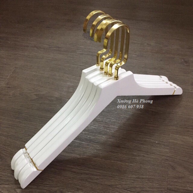 Móc áo gỗ trắng đầu vuông, đầu móc vuông ngắn vàng