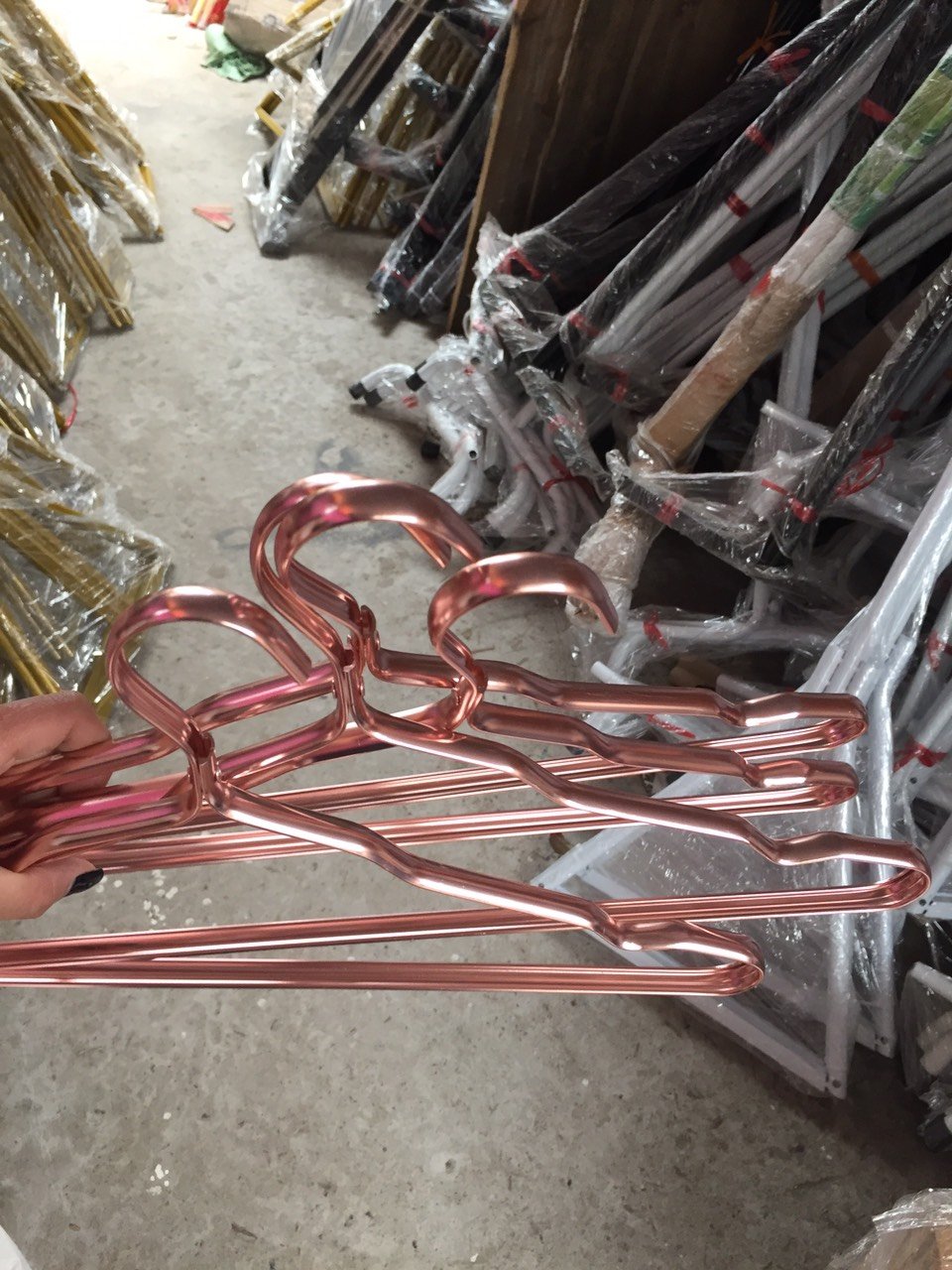 Móc ao nữ nhôm đơn dẹt