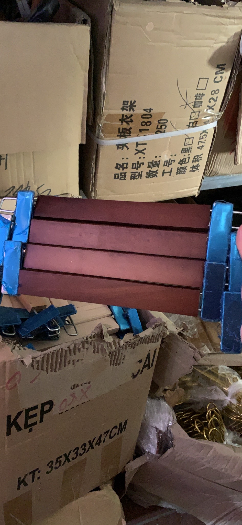 kẹp quần gỗ nâu,đầu kẹp inoc bạc,đầu móc vuông ngắn inoc