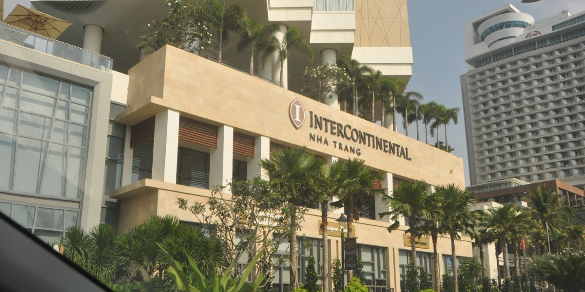 InterContinental Nha Trang – Biểu tượng nghỉ dưỡng 5★ bên Vịnh biển xanh