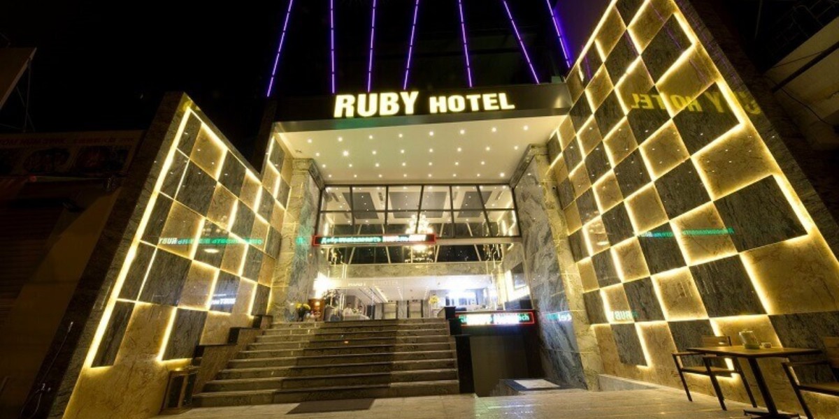 Ruby Hotel Nha Trang – Khách Sạn 4★ Gần Biển Trần Phú Với Hồ Bơi Trong Nhà