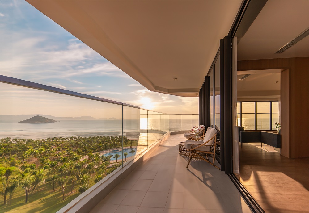 Phòng Suite beach front Aquamarine Cam Ranh