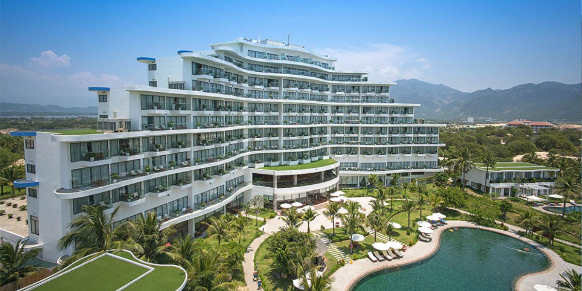 Cam Ranh Riviera Beach Resort & Spa