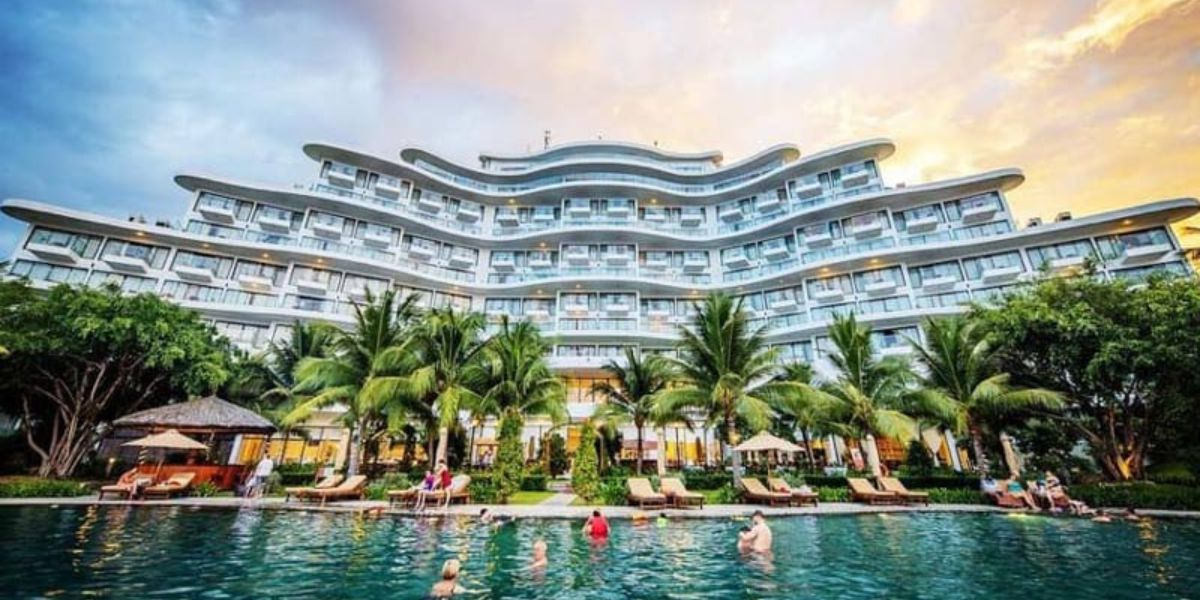 Cam Ranh Riviera Beach Resort & Spa