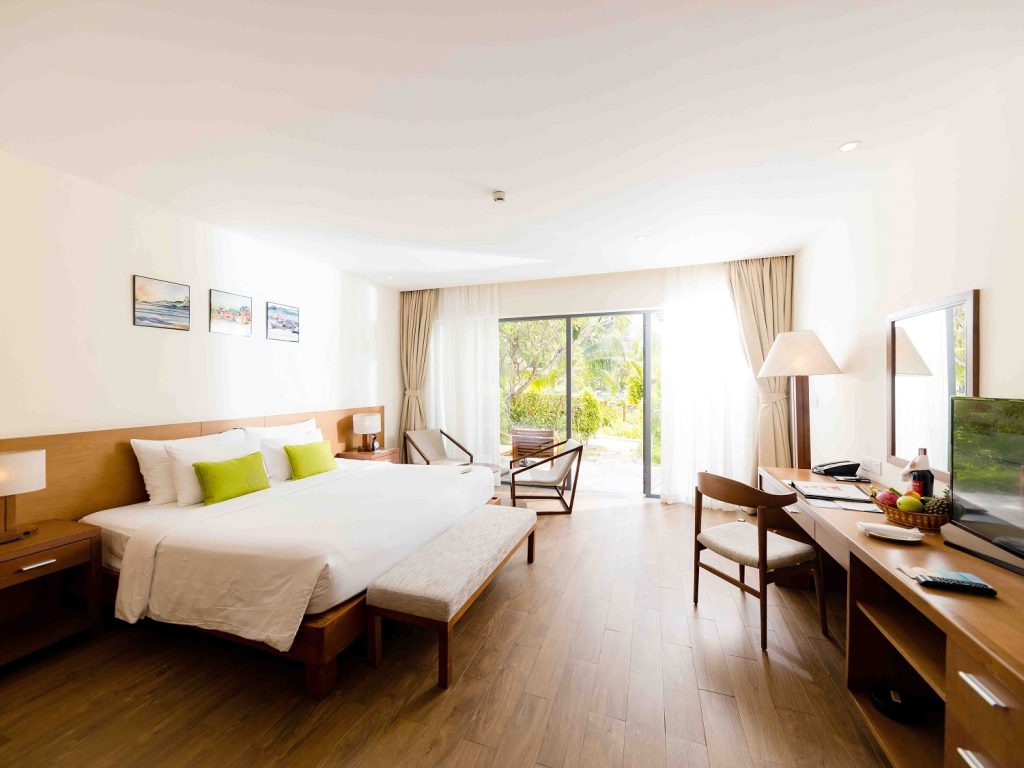 senior-deluxe-triple-riviera-cam-ranh