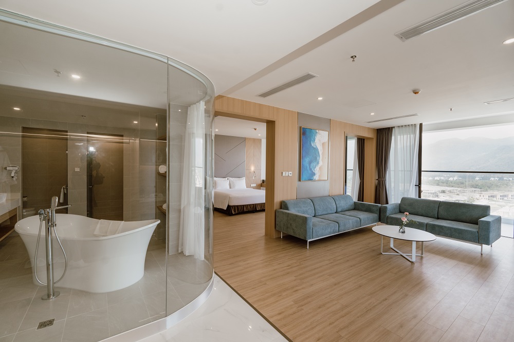 Phòng Suite beach front Aquamarine Cam Ranh