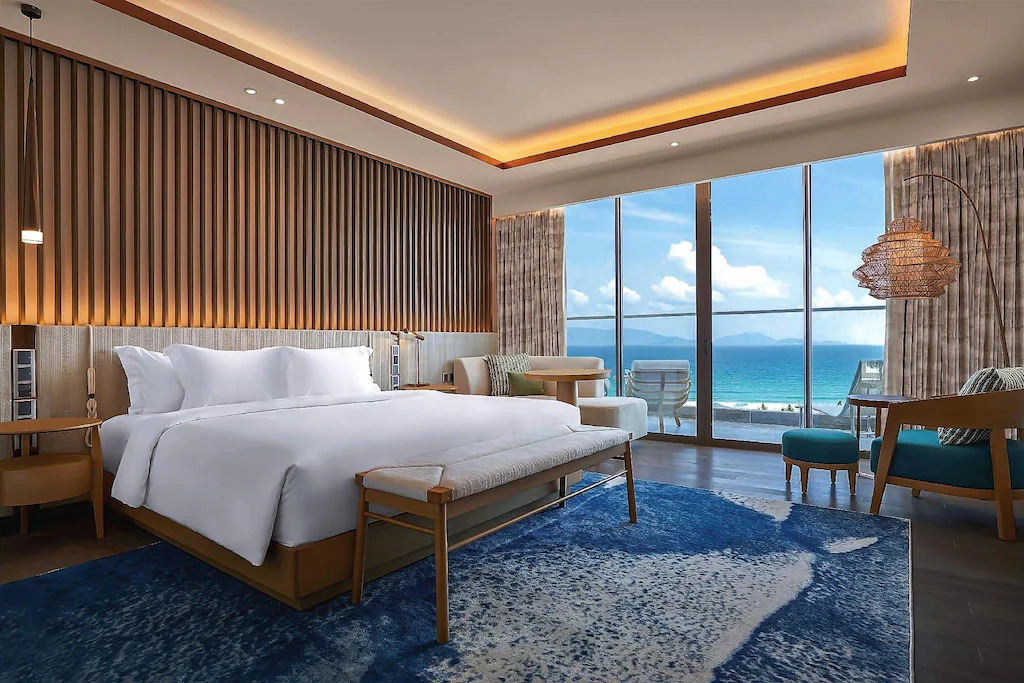phong-deluxe-huong-bien-radisson-blu-cam-ranh