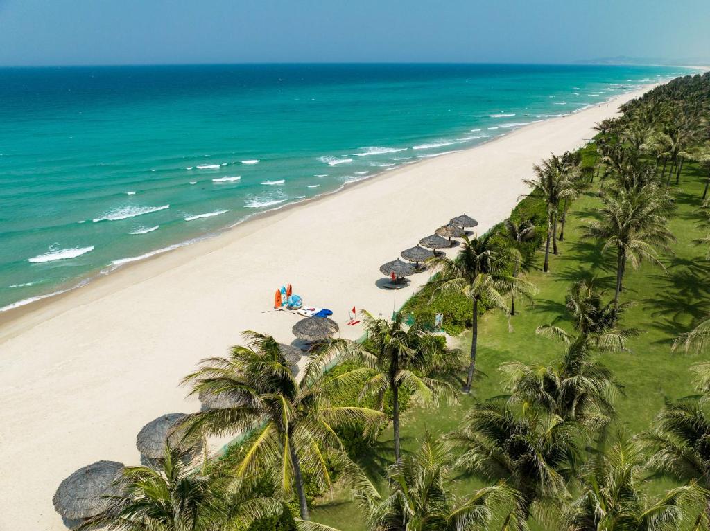 radisson-blu-resort-cam-ranh-bien-bai-dai