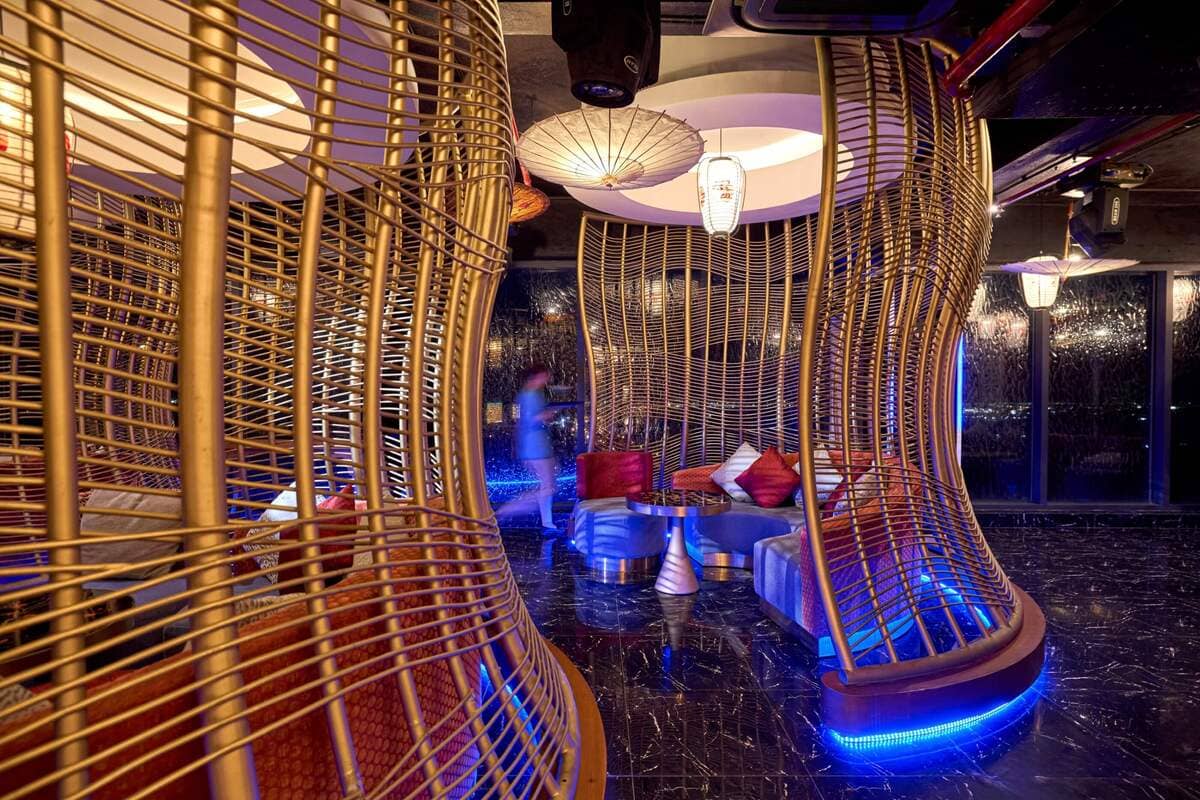 sky-lounge-tang-21-duyen-ha-resort-cam-ranh