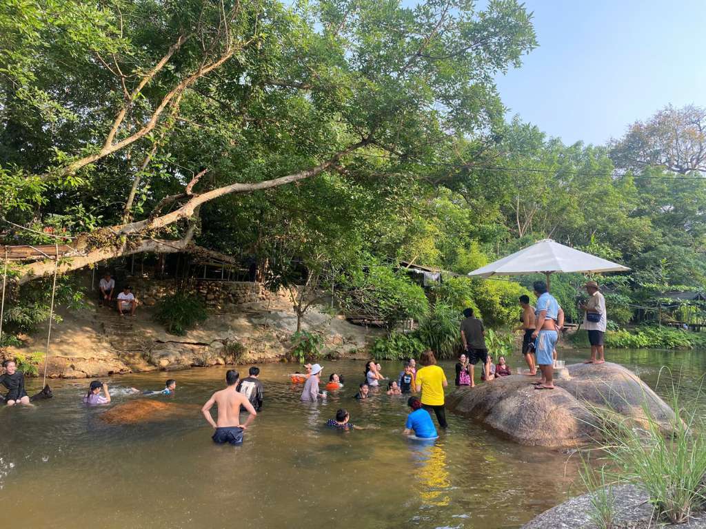suoi-mo-doc-tinh