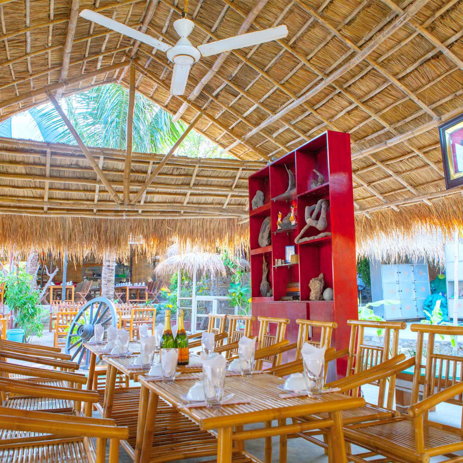 Khám phá Vịnh Nha Trang - Đoàn Chị Diễm