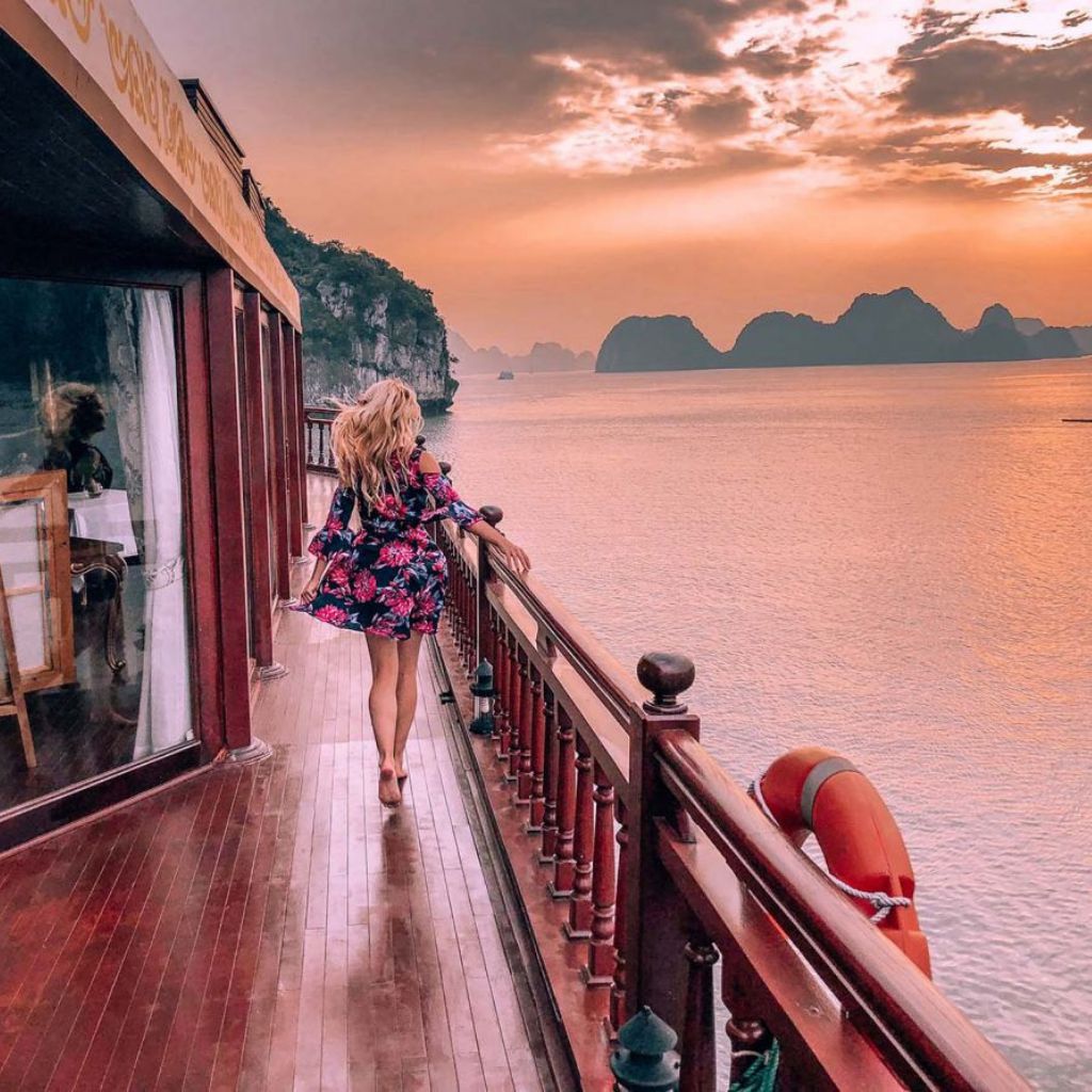 Tour Du Thuyền Emperor Cruises Nha Trang