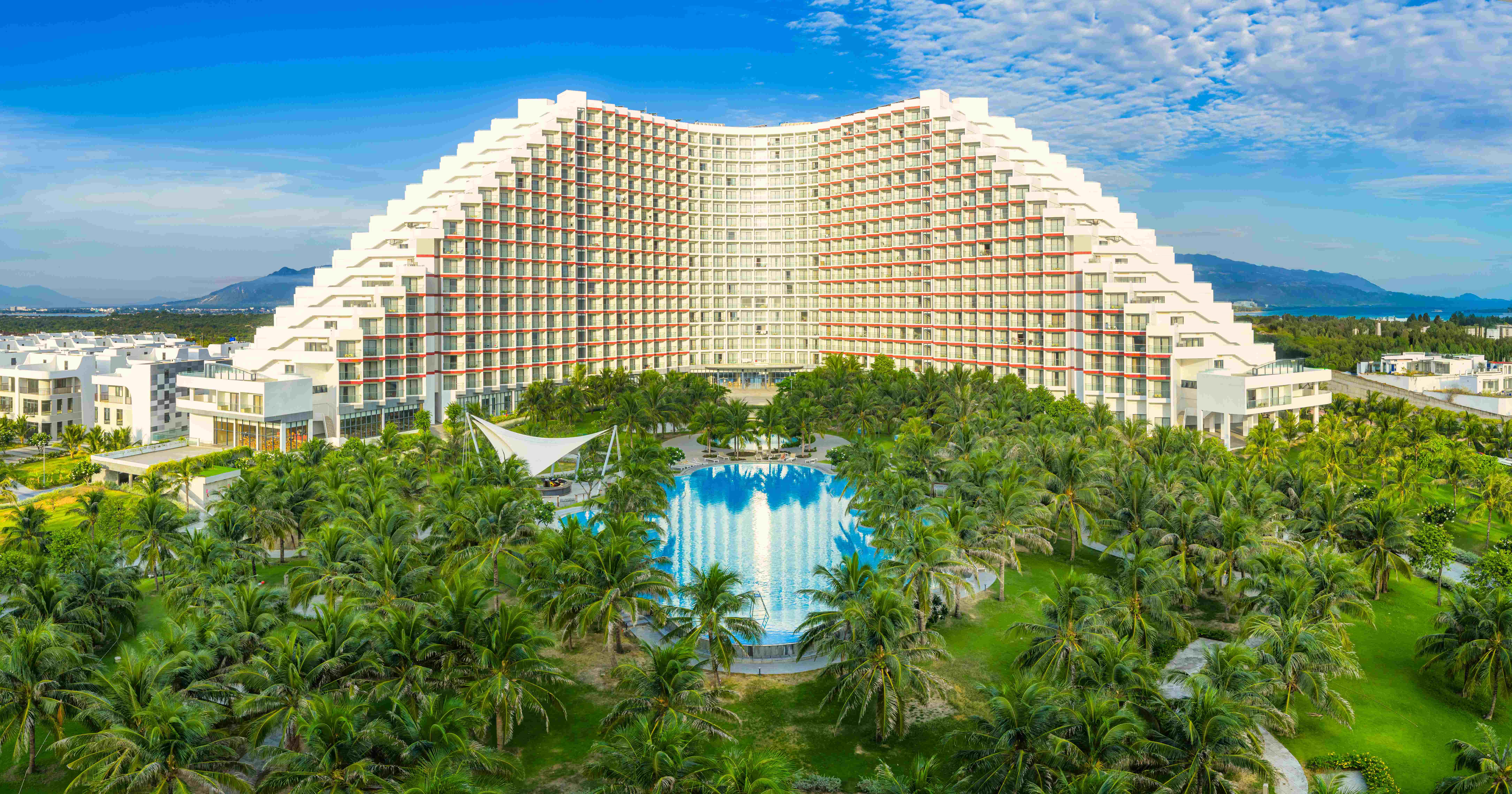 The Empyrean Cam Ranh Beach Resort - Combo Lưu trú & Nghỉ dưỡng
