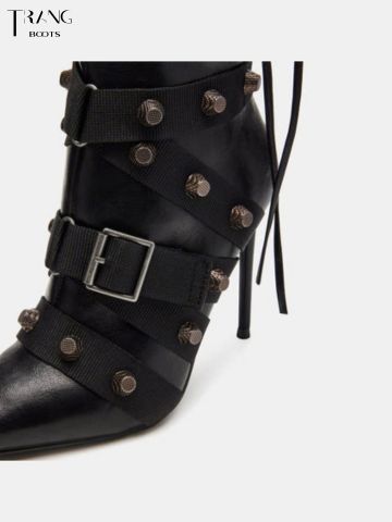 KNEE BOOTS MŨI NHỌN ĐÍNH HOẠ TIẾT CÁ TÍNH MÀU ĐEN