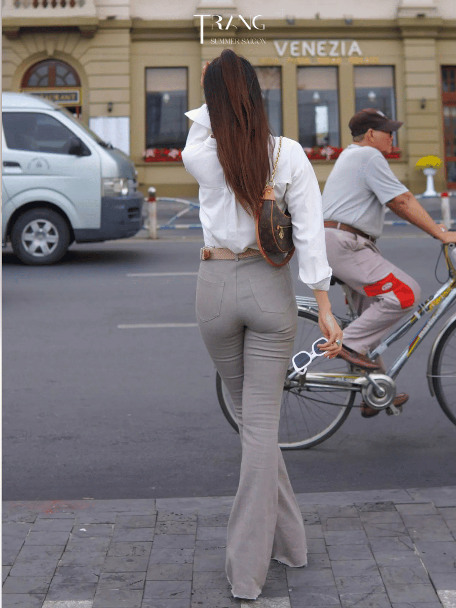 JAN HIGH WAIST GREY FLARE TROUSERS - QUẦN JEANS JAN XÁM ỐNG LOE LƯNG CAO CO GIÃN