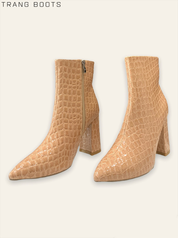 ANKLE BOOTS MŨI NHỌN DA RẮN BÓNG GÓT TRỤ