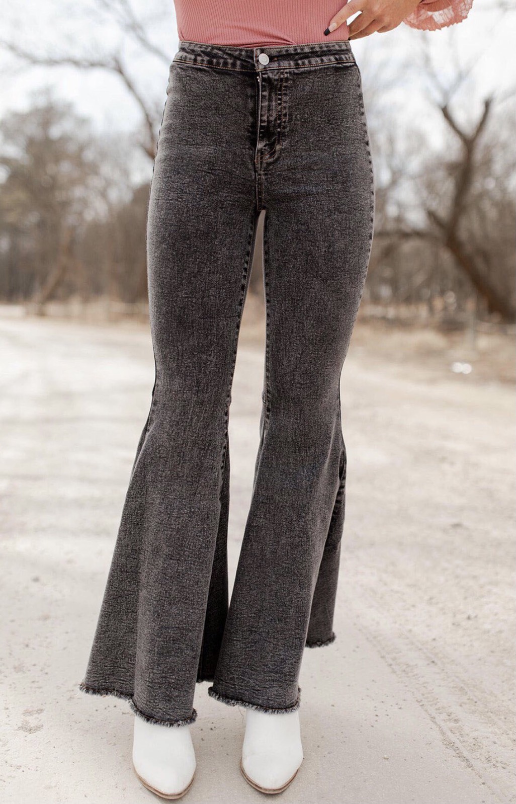 QUẦN JEANS ĐEN ỐNG LOE