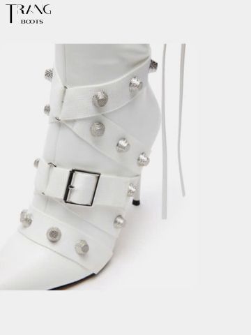 KNEE BOOTS MŨI NHỌN ĐÍNH HOẠ TIẾT CÁ TÍNH MÀU TRẮNG