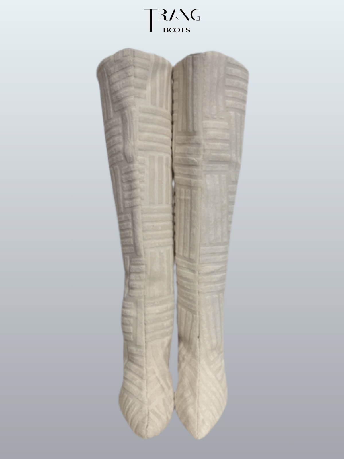 KNEE BOOTS MŨI NHỌN VẢI NỔI GÓT NHỌN