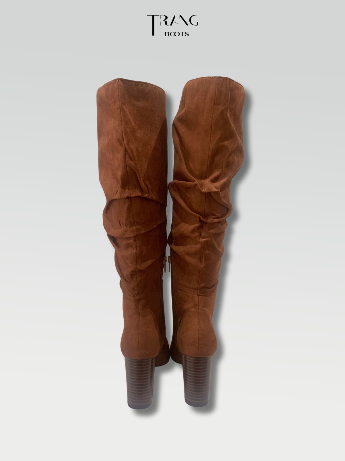 KNEE BOOTS SUEDE BROWN - KNEE BOOTS MŨI NHỌN DA LỘN ĐẾ TRỤ PHOM NHÚN NÂU