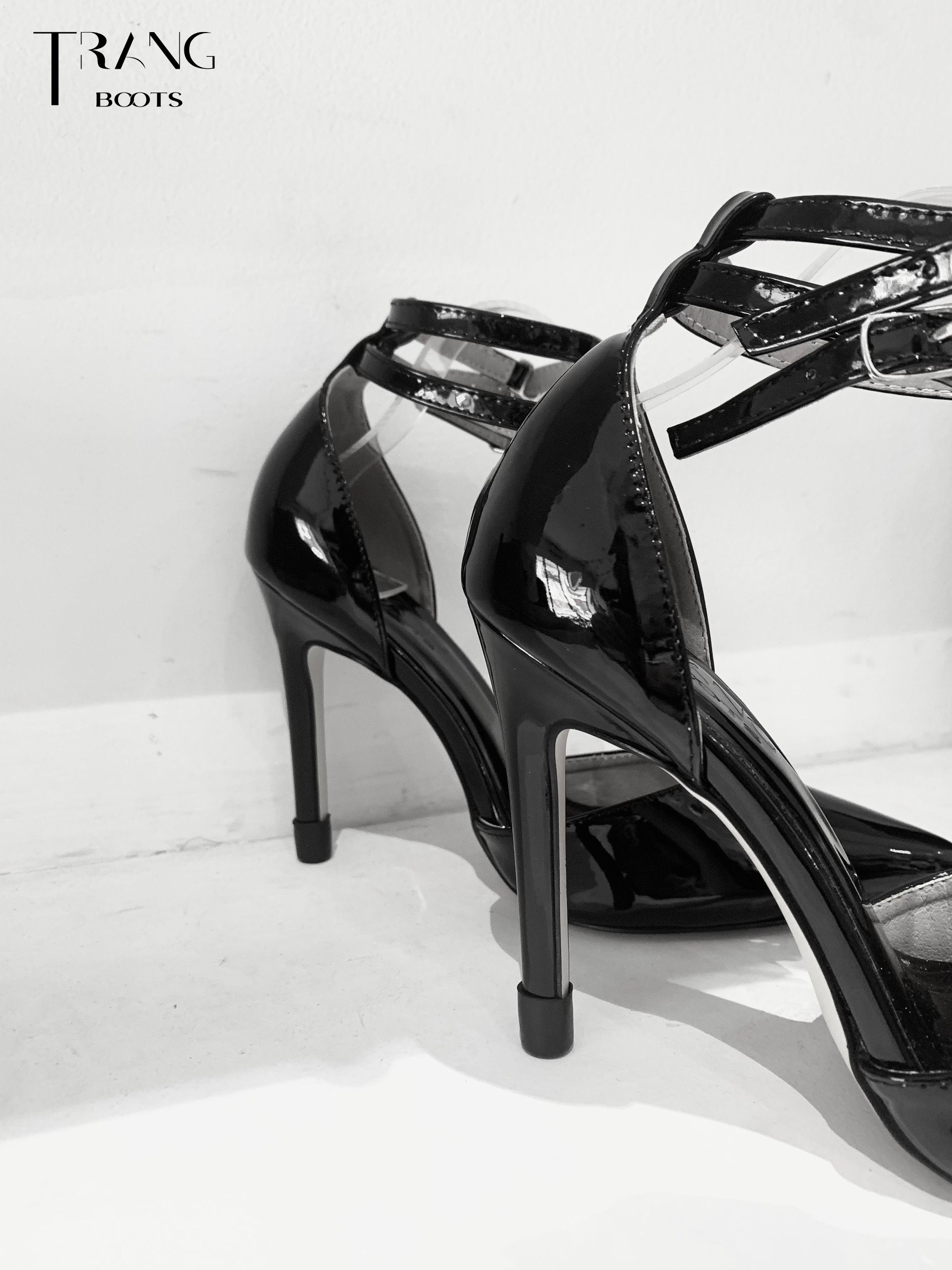 GIÀY CAO GÓT MŨI NHỌN QUEEN PHIÊN BẢN 2.0 ĐEN