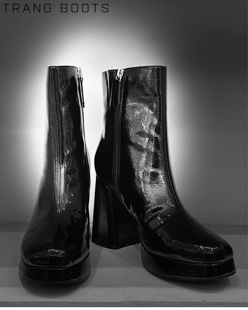 PLATFORM BOOTS GUESS