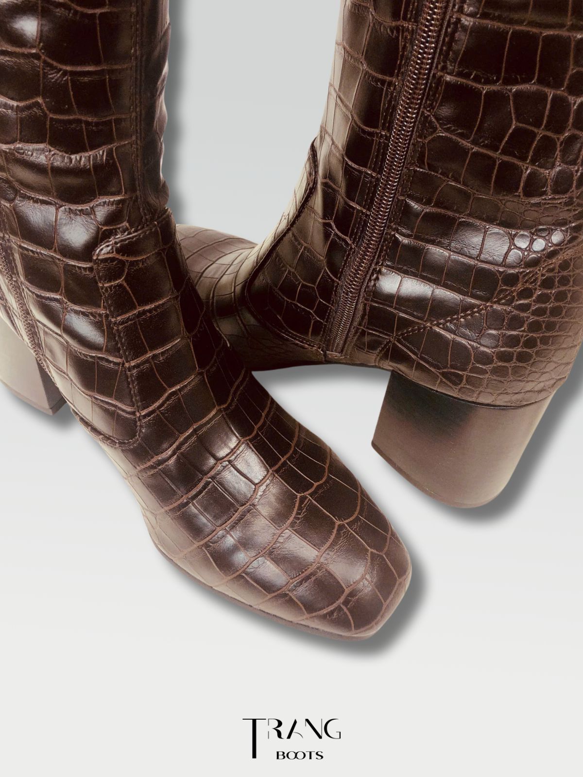 KNEE BOOTS FRANCO SARTO DA RẮN GÓT TRỤ MÀU NÂU